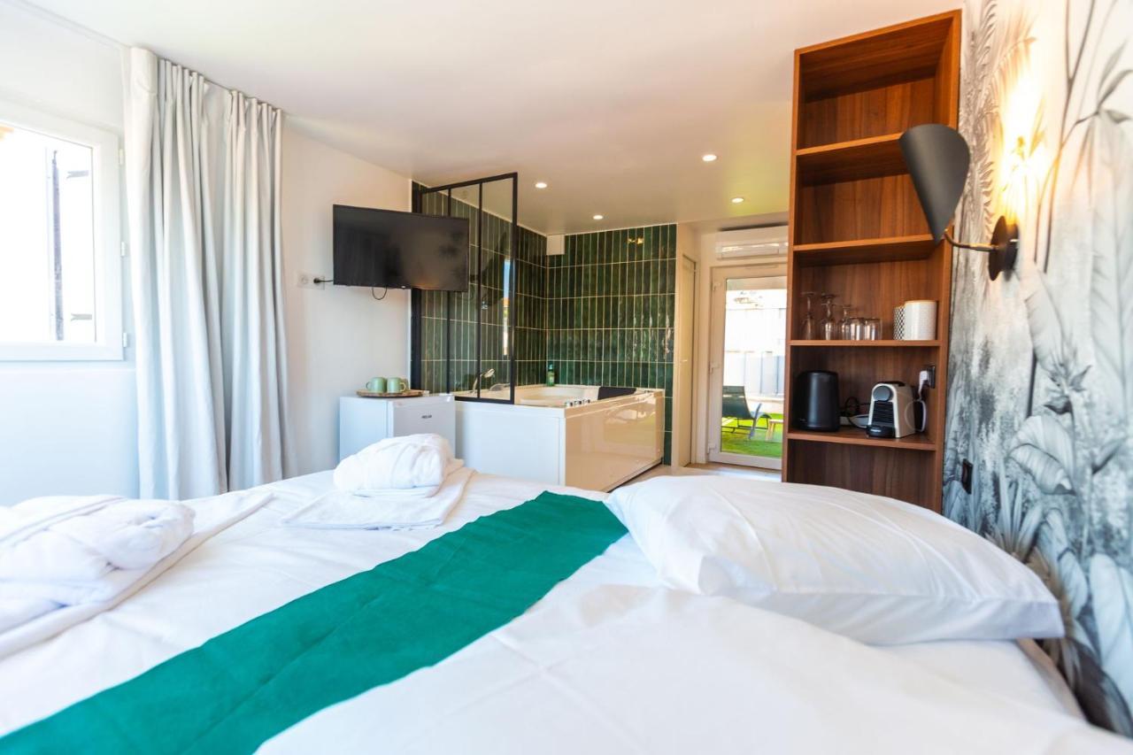 Love Room Du Mont D'Or - Baignoire Spa - Minibar Offert مارسيليا المظهر الخارجي الصورة